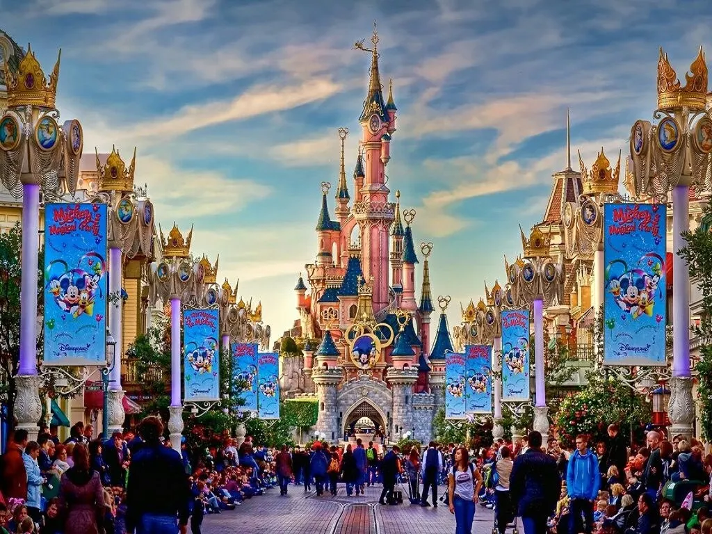 Disneyland Paris – Magical Theme Park Adventure with Disney & Marvel Attractions